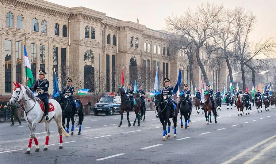 «Конный парад»