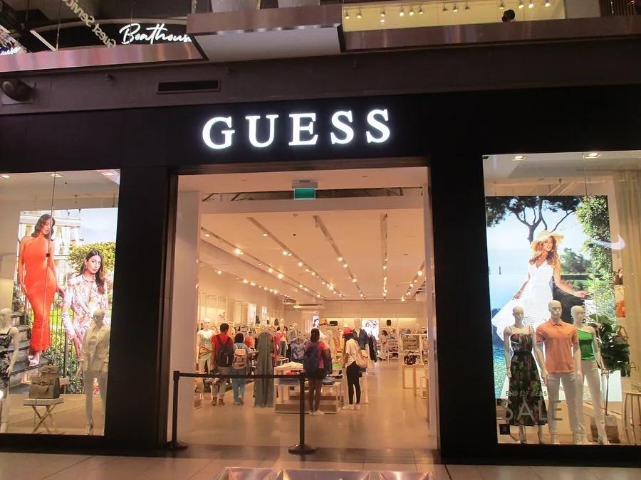 Скидки в Guess