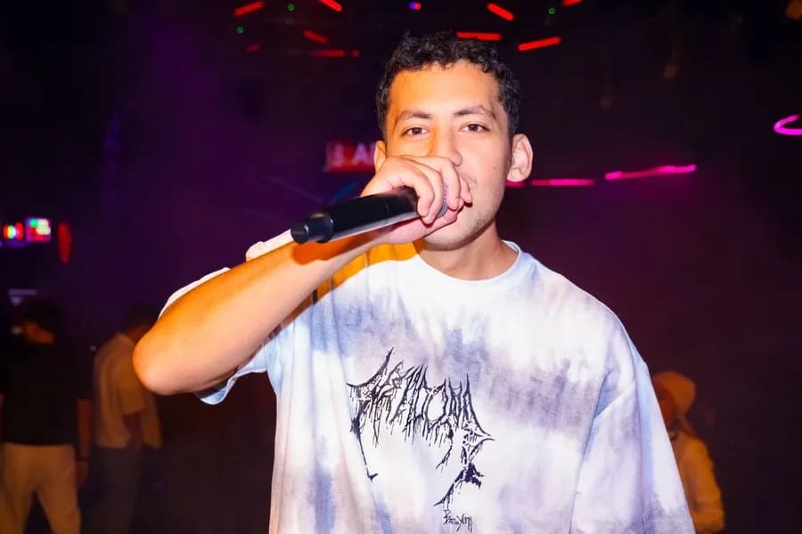 Вечеринка с DJ Akannn 
