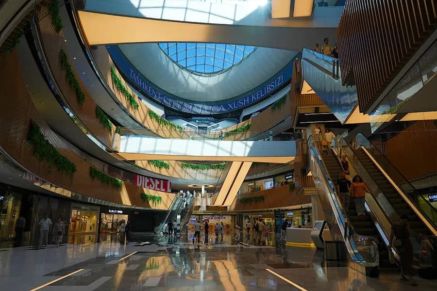Праздничной программа ко Дню учителя в Tashkent City Mall