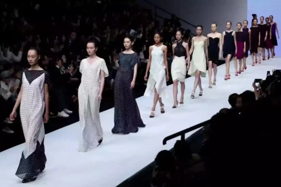 Показ мод The Fashion Show Line 2026