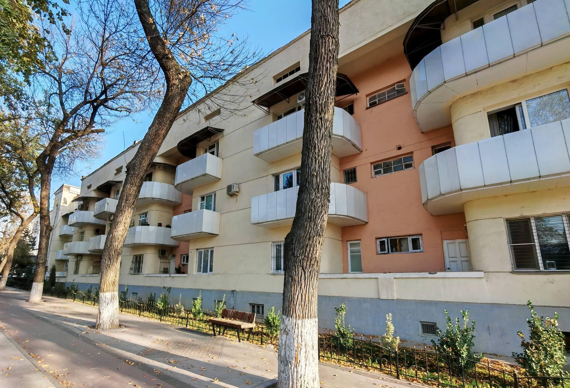 Мустақиллик кўчасидаги турар жой уйи