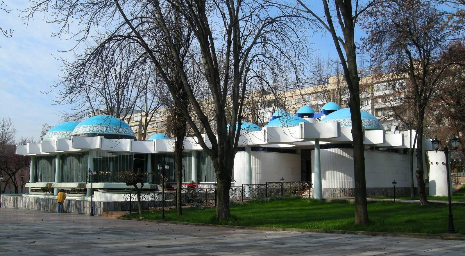 «Koʻk gumbazlar» kafesi