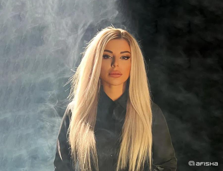 Певица Амина Ширин