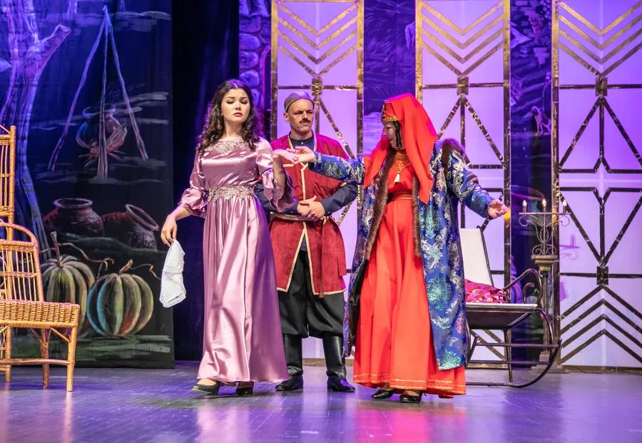 Спектакль «Ханума»