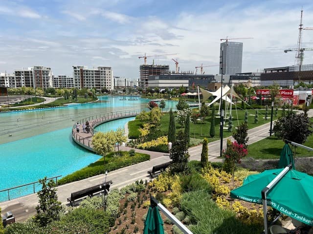 «Дискотека в стиле 90-х» в Tashkent city park